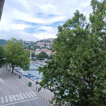 Apartment In The Centar Of *