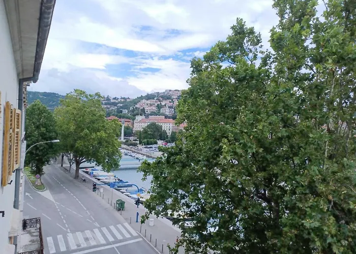 Appartamento In The Centar Of *