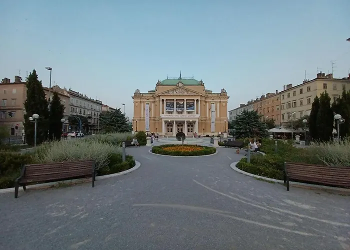 In The Centar Of *
